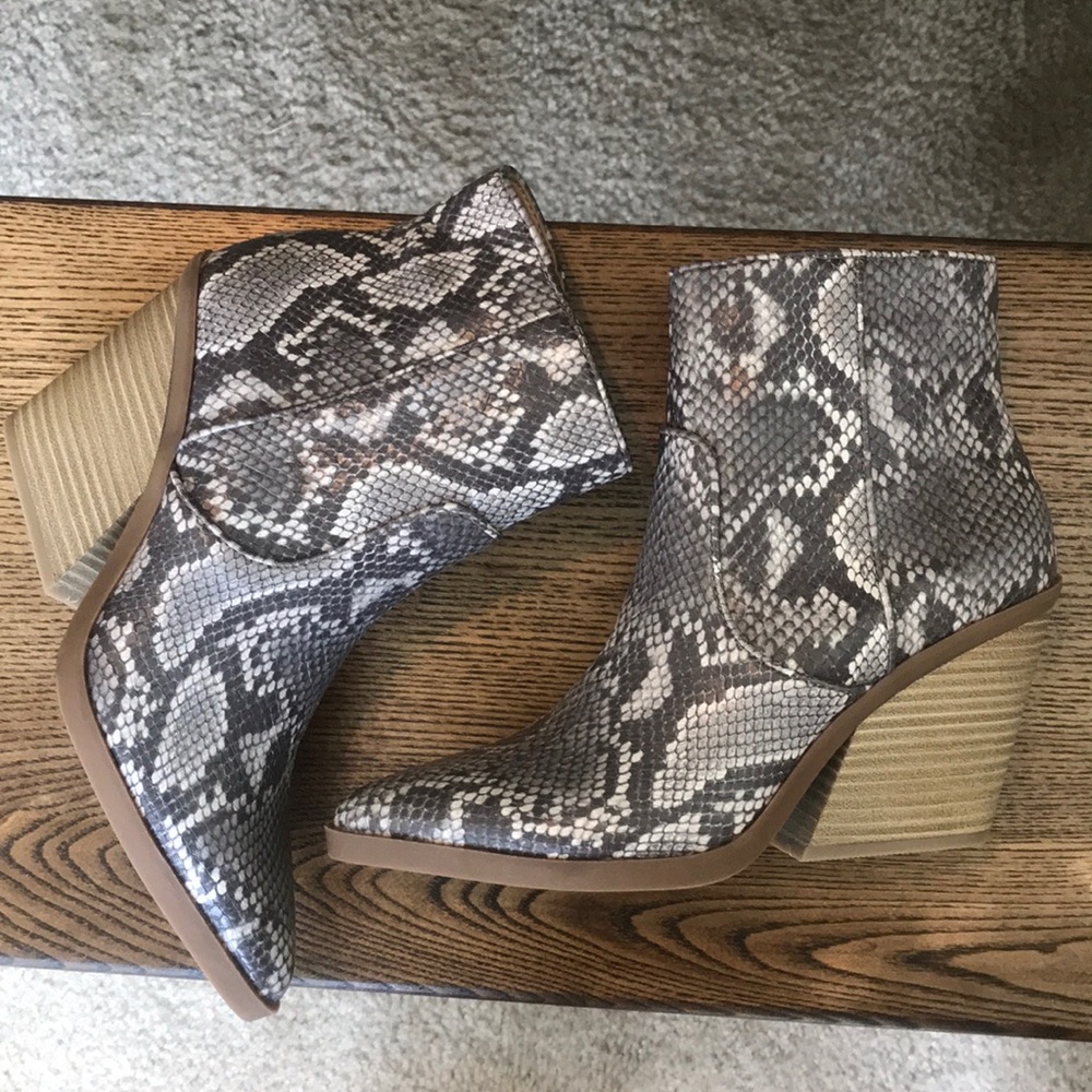 Express Snake Booties